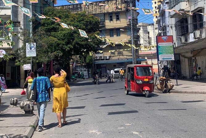 Dar es Salaam History and Architectural Tours - Kariakoo Market and the city in motion