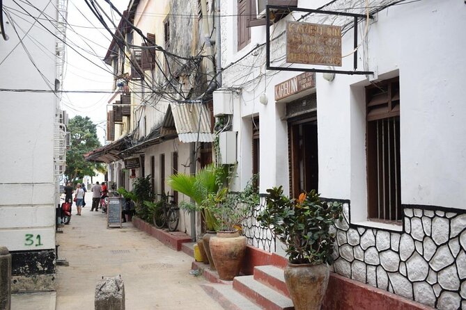 Explore The Stone Town in Zanzibar - The Old Slave Market and difficult history