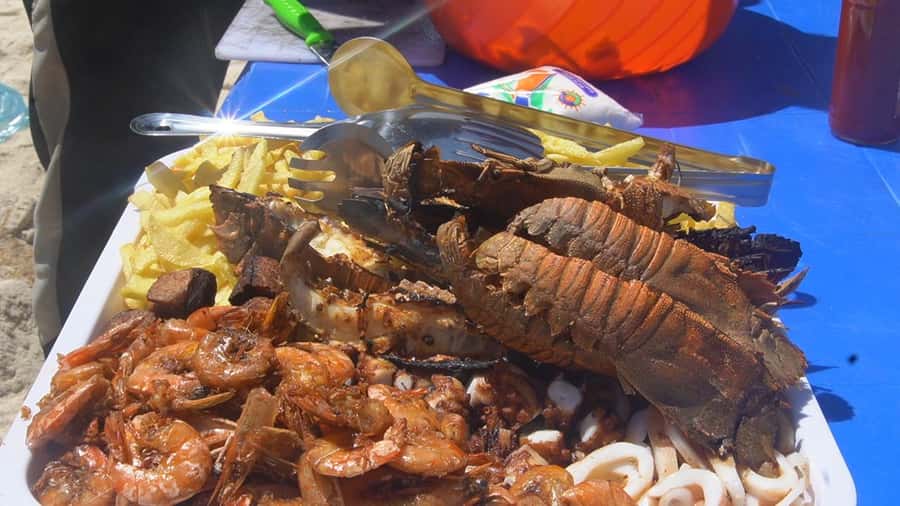 From Zanzibar: Prison Island With Nakupenda Tour - What lunch adds to the experience