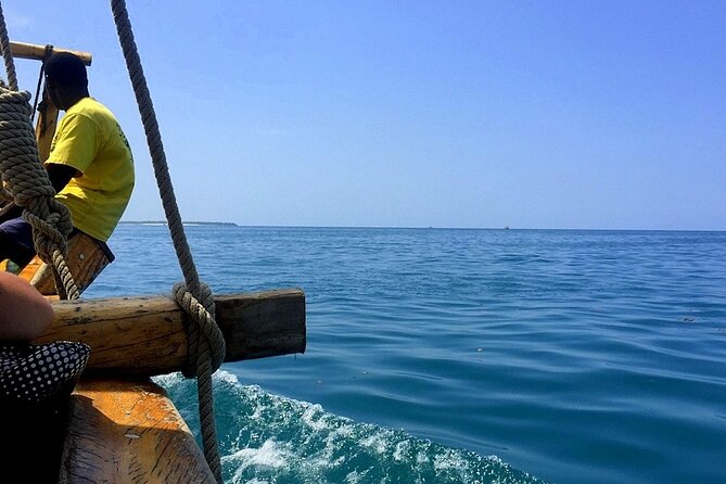 Full-Day Blue Lagoon and Sandbank Boat Tour from Zanzibar ( Safari blue) - Sandbank time, with beauty and crowds