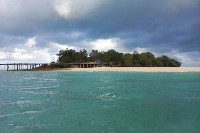 Full-day Prison Island, Nakupenda and Stone Town Tour with Lunch Buffet - Prison Island and the long-lived tortoises