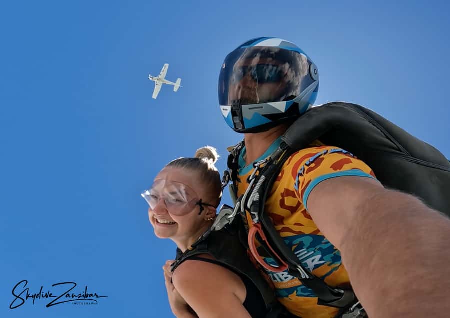 Kendwa: Tandem Skydive in Zanzibar - Photos and video included on the same day