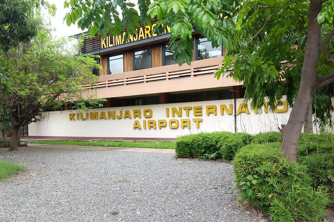 Kilimanjaro Airport taxi to/from Moshi town/Arusha town - Who should book this airport transfer