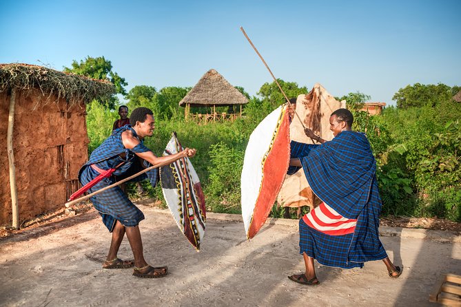 Maasai World - Dancing with the Maasai