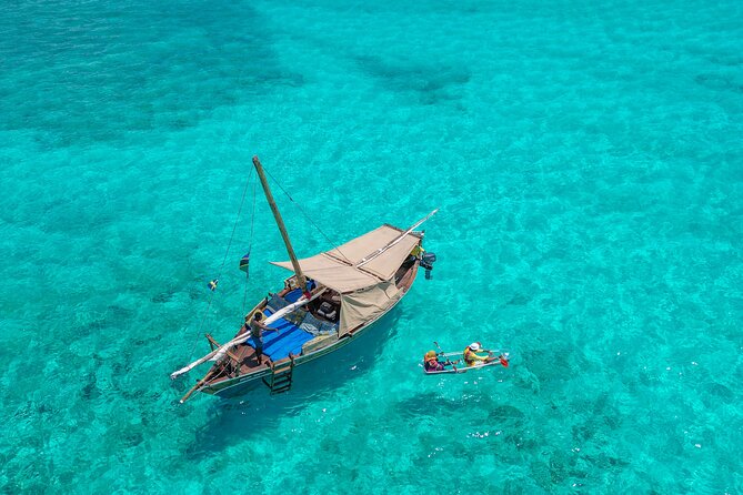 Private/Sharing: Snorkeling with Dolphins Sandbank in Mnemba - Snorkeling around Mnemba’s coral reefs