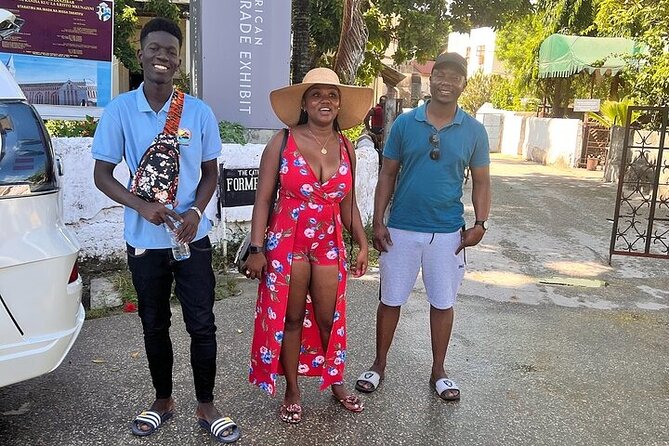 Private Stone Town, Nakupenda Beach and Prison Island Tour - Two hours at Nakupenda Sand Bank