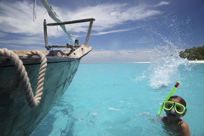 Snorkeling at Mnemba Atoll - Lunch on the beach, plus fruit on the boat