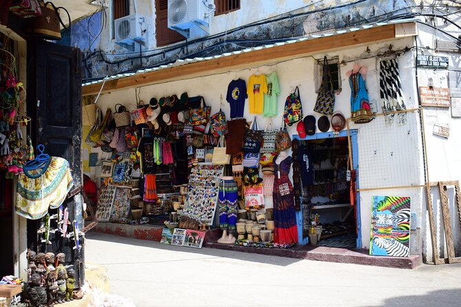 Spice Tour + Stone Town Tour + Prison Island - Jambo Spice Farm: the most hands-on part
