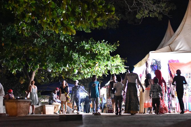 Stone Town Evening Walk Tour With Visit Food Markets - Forodhani Gardens after dark
