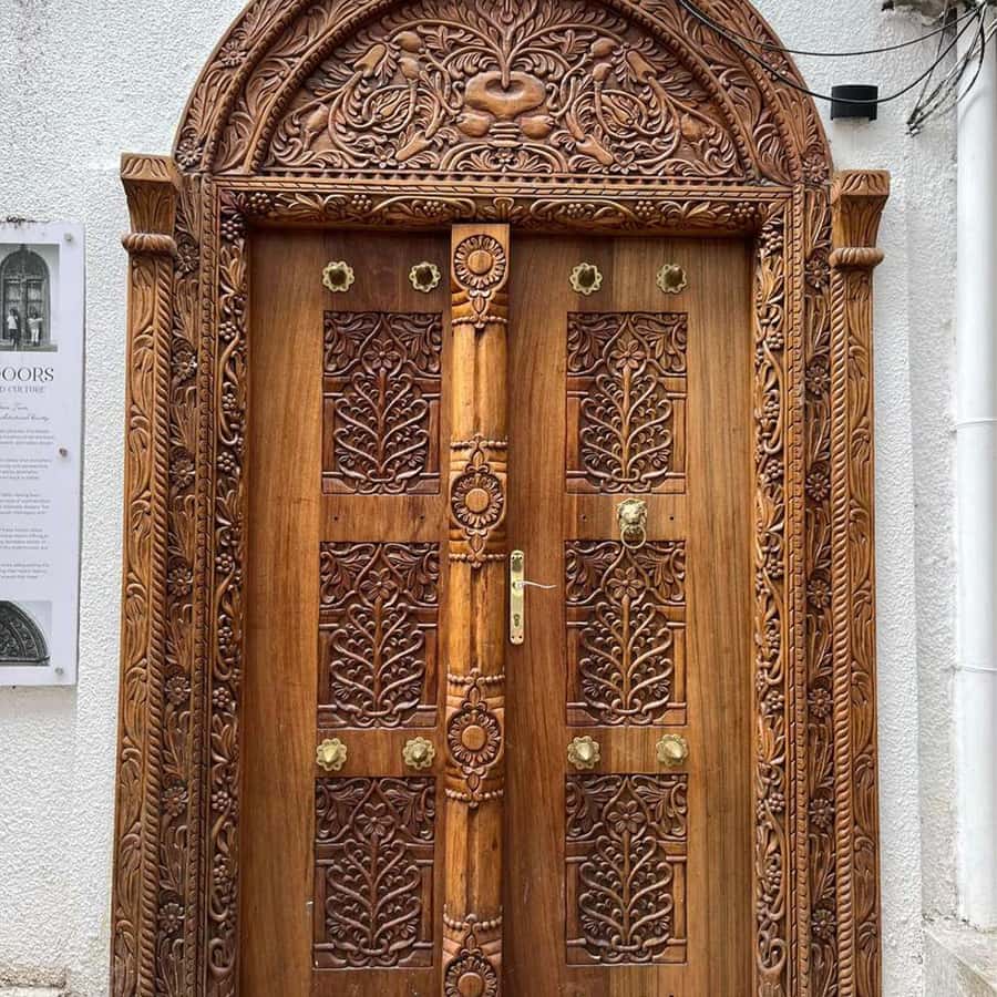 Stone Town Guided Tour: Culture, Slave Market & Spice Market - Forodhani Gardens and making the timing work
