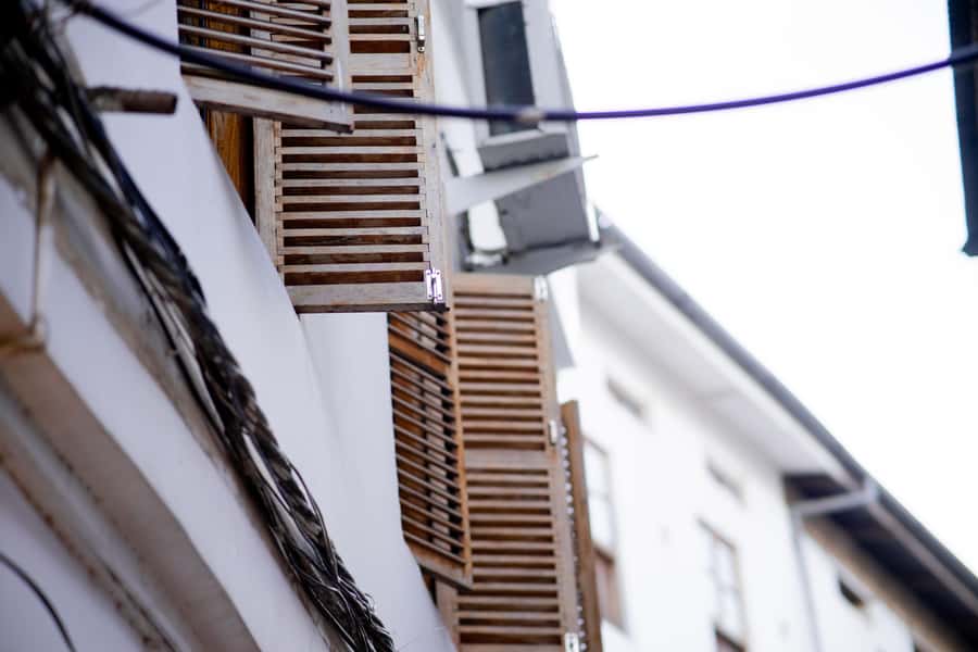 Stone Town's Hidden History: Private Guided Walking Tour - Guides, languages, and group style