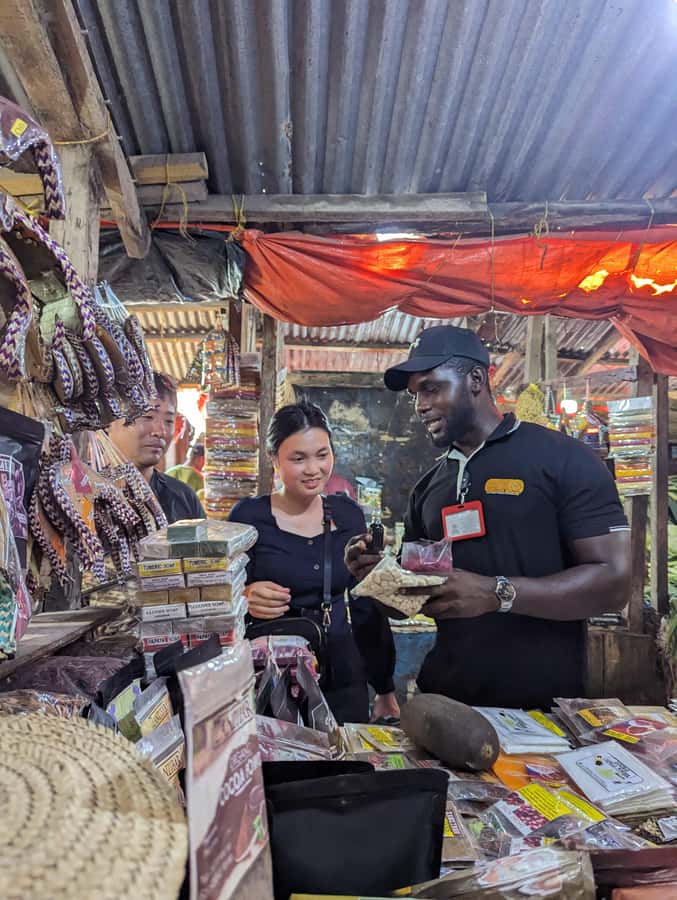 Stone Town: Stone Town and Prison Island Private Day Trip - Museums, forts, and the difficult story of slavery