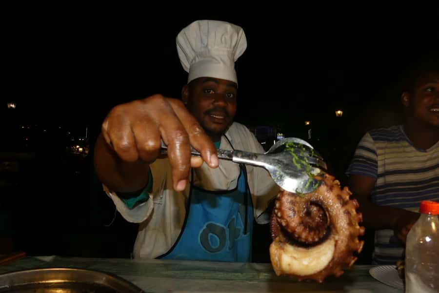 Stonetown: Food Markets and Street Food Walking Tour - Food safety and choosing the right stall