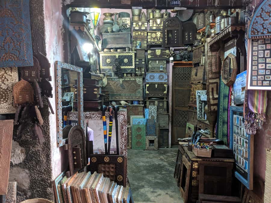 Stonetown Historical Walking Tour & Traditional Lunch - Stone Town market and the fish auction