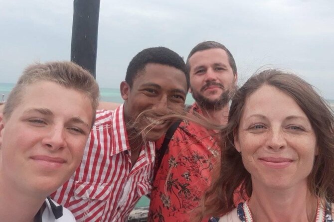StoneTown Tours - The Old Fort begins the historical story
