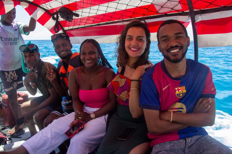 Zanzibar: Mnemba island Snorkeling & Boat Tour with Lunch - Guides who can shape the day