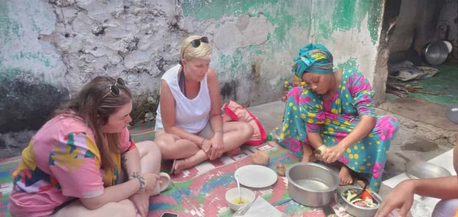 Zanzibar: Rock Restaurant and Cave Tour Visit - A local cooking lesson, with flexible expectations