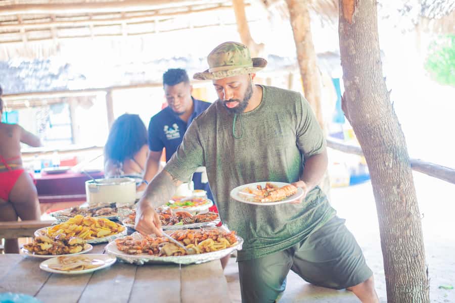 Zanzibar: Safari Blue Lagoon Trip with Snorkeling and Lunch - The dhow ride home and the final mood