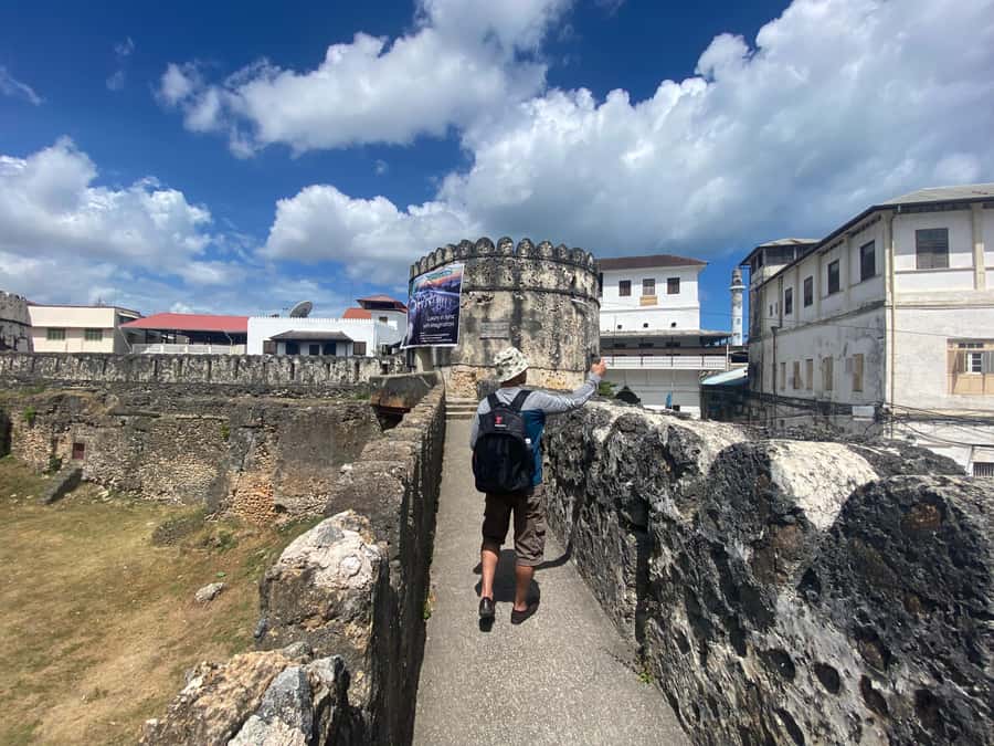 Zanzibar: Spice Farm & Stone Town Tour with Lunch - Entering Stone Town through Darajani Market