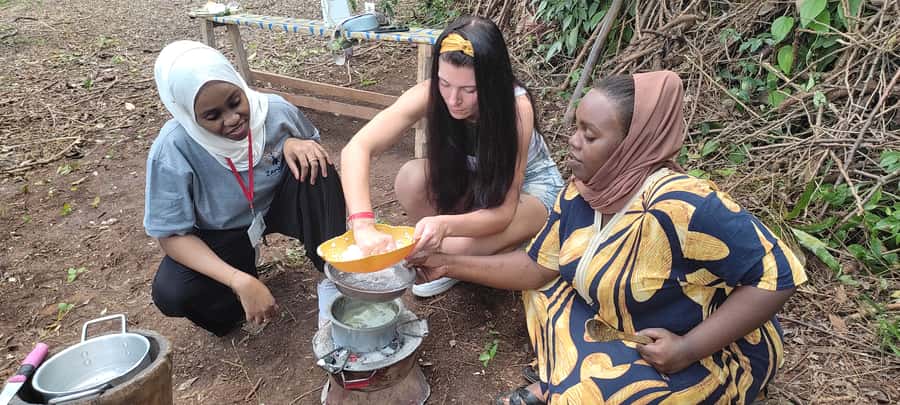 Zanzibar: Spice Farm Tour with Traditional Cooking Lesson - Meeting at the Old Fort or leaving from your hotel