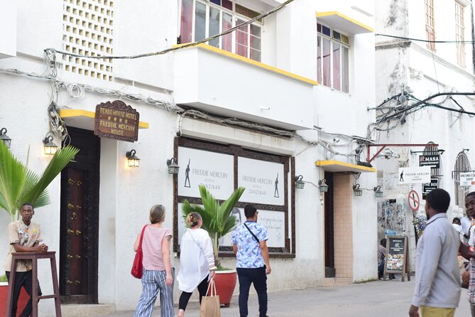 Zanzibar Stone Town Historical Tour and Spice Farm Tour - Guides, driving, and the private format