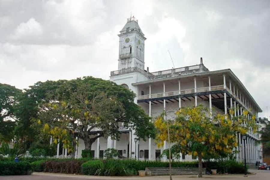 Zanzibar: Stone Town Walking Tour with Guide - Starting with hotel pickup and the narrow lanes